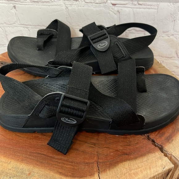Chaco Lowdown Sandal in Black - Picture 7 of 11